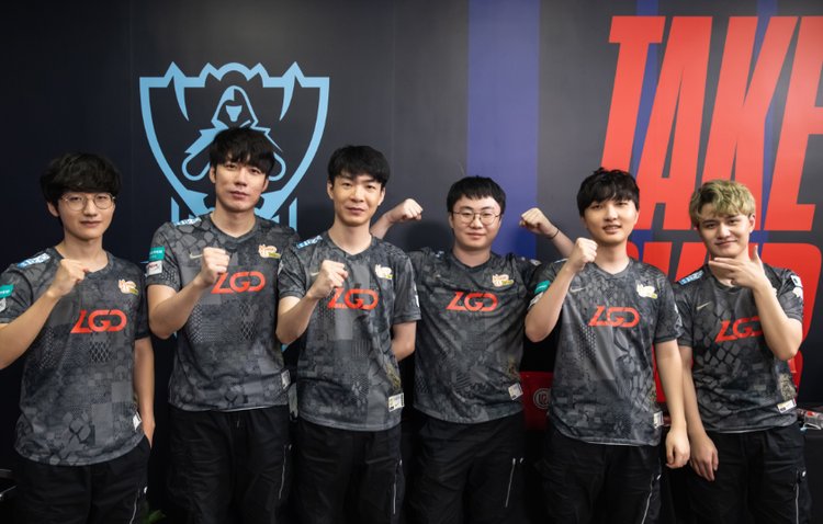 他们的前锋 他们的前锋